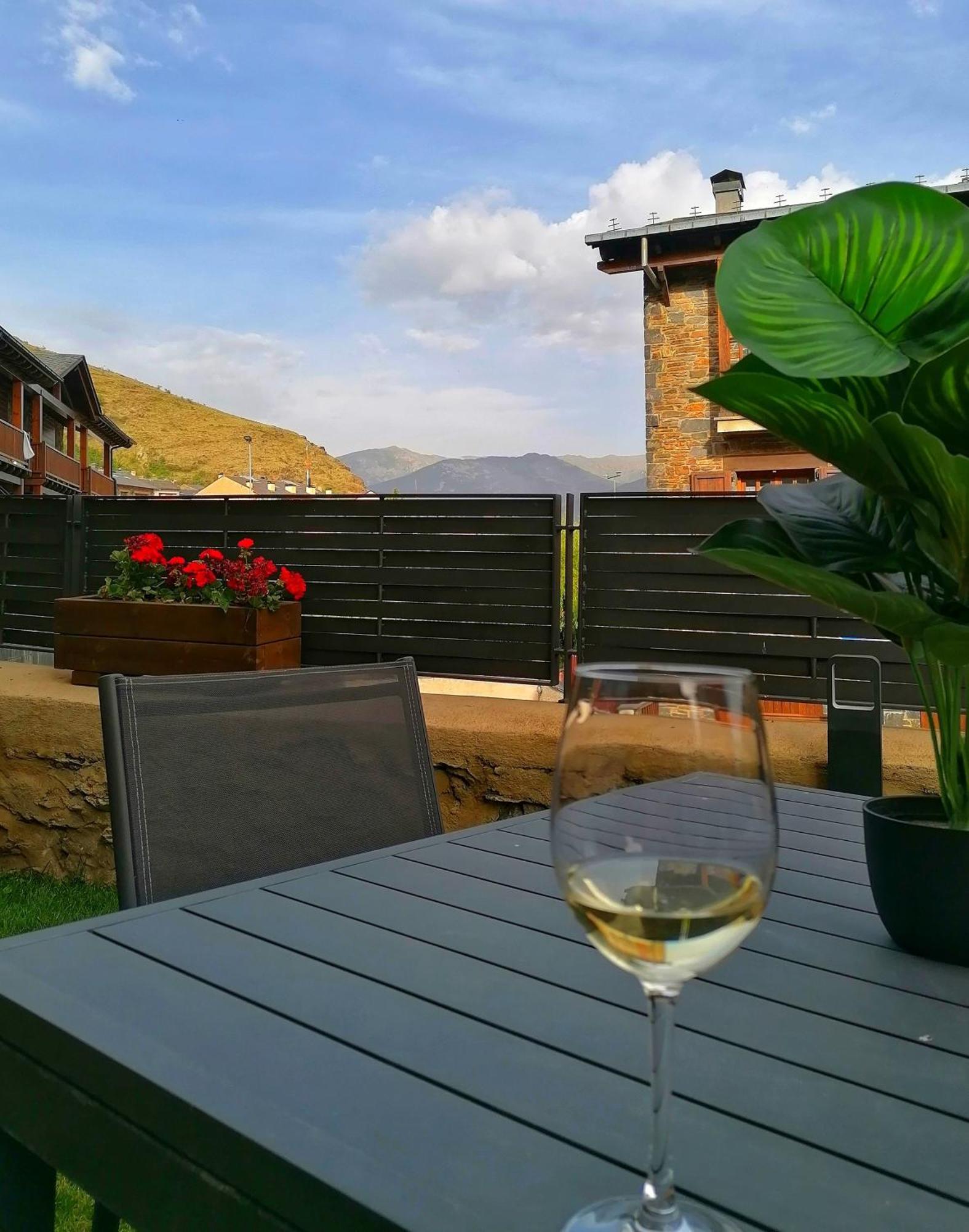 Apartament "Enclau" Turismo Rural Cal Rialla 利维亚 外观 照片
