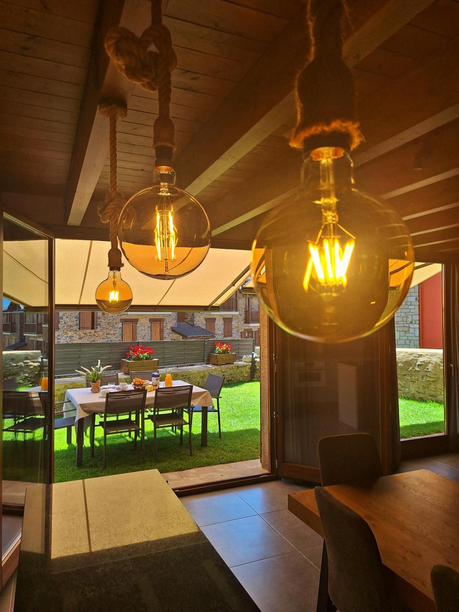 Apartament "Enclau" Turismo Rural Cal Rialla 利维亚 外观 照片